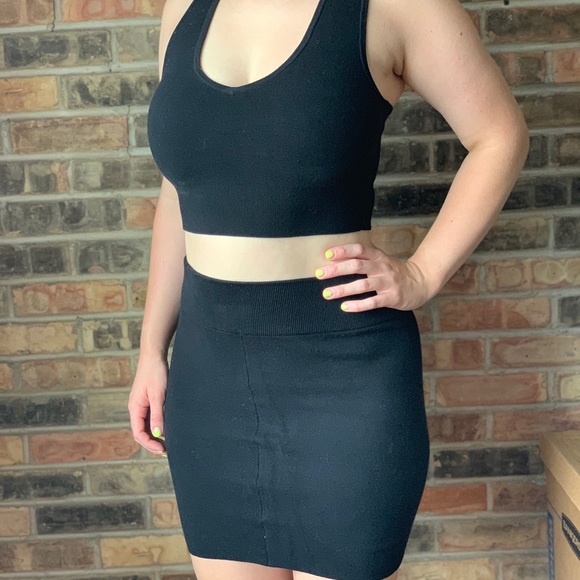 Express Black Crop Top and Skirt - Picture 3 of 8